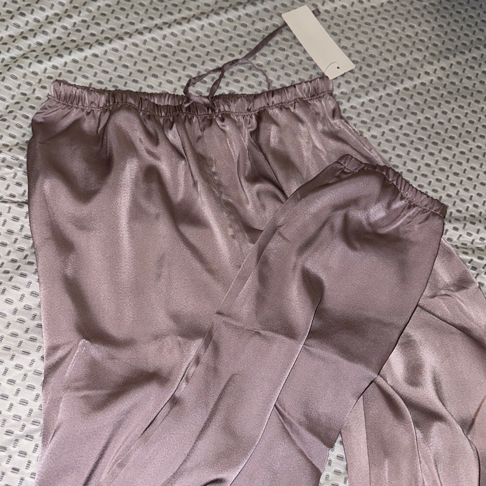 NEW UNIQLO SATIN JOGGER PANTS